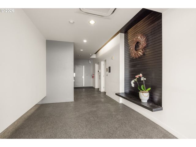 28 Se 28TH Ave 304, Portland, OR 97214