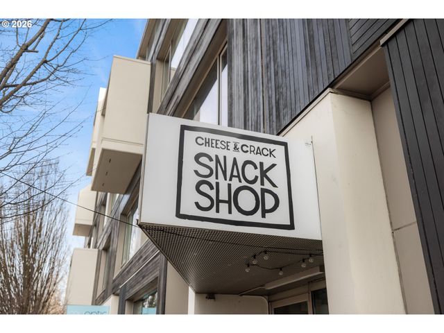 28 Se 28TH Ave 304, Portland, OR 97214