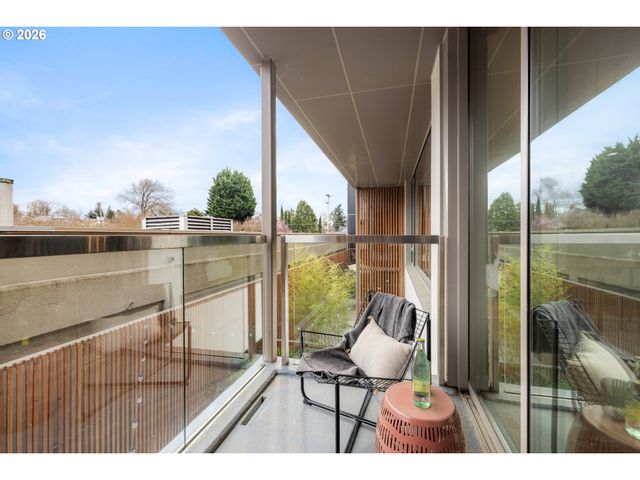 28 Se 28TH Ave 304, Portland, OR 97214