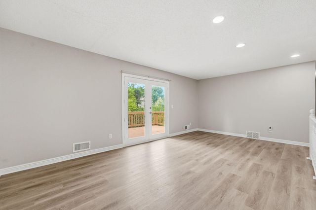 409 Harold Drive, Burnsville, MN 55337