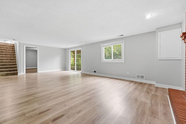 409 Harold Drive, Burnsville, MN 55337