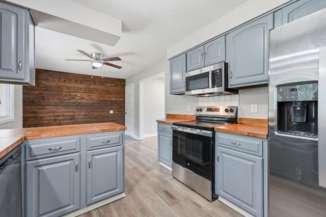 409 Harold Drive, Burnsville, MN 55337