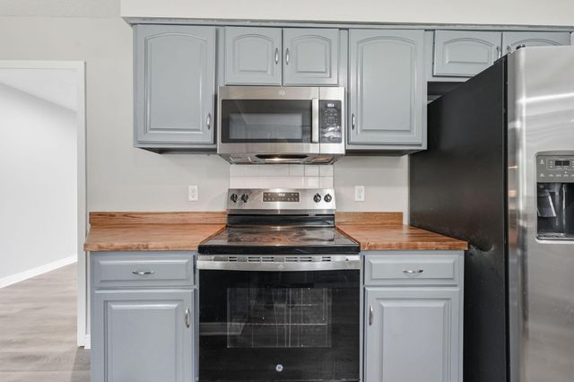 409 Harold Drive, Burnsville, MN 55337