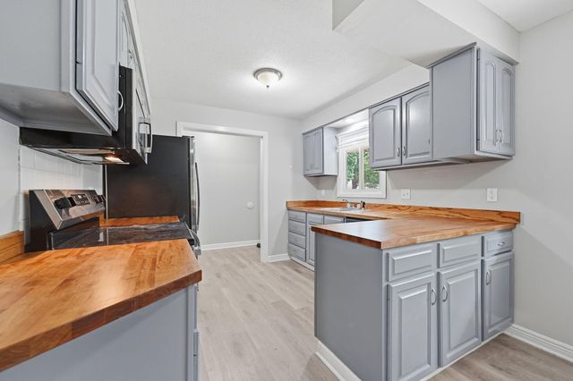 409 Harold Drive, Burnsville, MN 55337