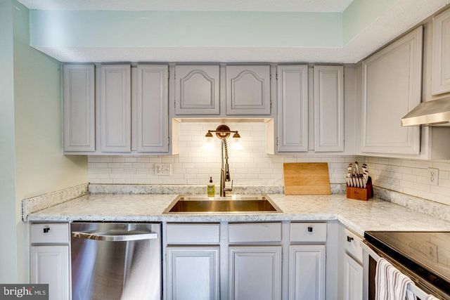 5393 HARBOR COURT DR, Alexandria, VA 22315