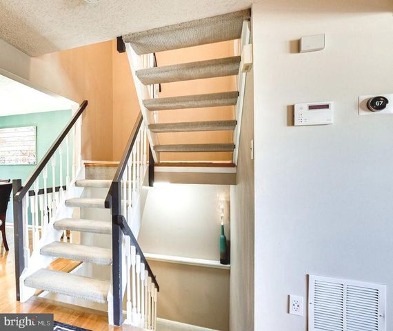 5393 HARBOR COURT DR, Alexandria, VA 22315