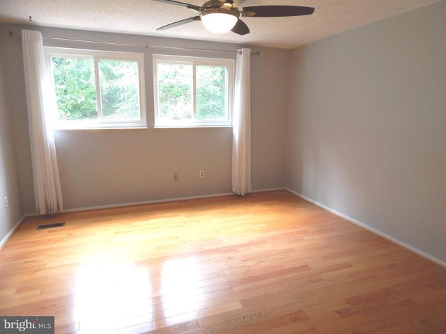 5393 HARBOR COURT DR, Alexandria, VA 22315