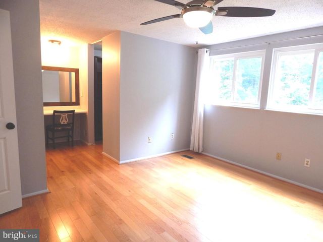 5393 HARBOR COURT DR, Alexandria, VA 22315