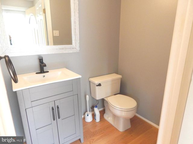 5393 HARBOR COURT DR, Alexandria, VA 22315