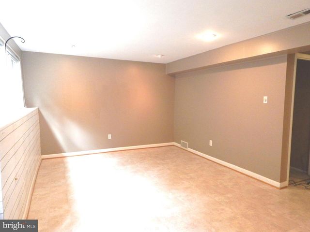 5393 HARBOR COURT DR, Alexandria, VA 22315