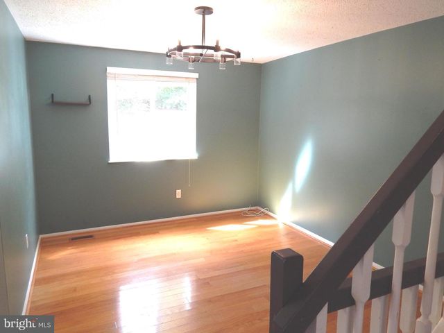 5393 HARBOR COURT DR, Alexandria, VA 22315