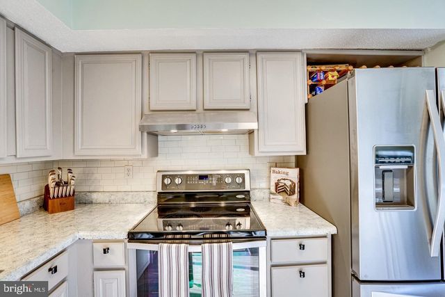 5393 HARBOR COURT DR, Alexandria, VA 22315