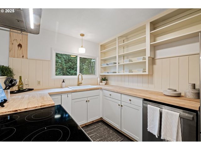 3569 WILLAMETTE St, Eugene, OR 97405