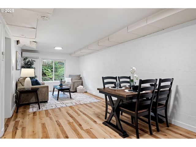 3569 WILLAMETTE St, Eugene, OR 97405