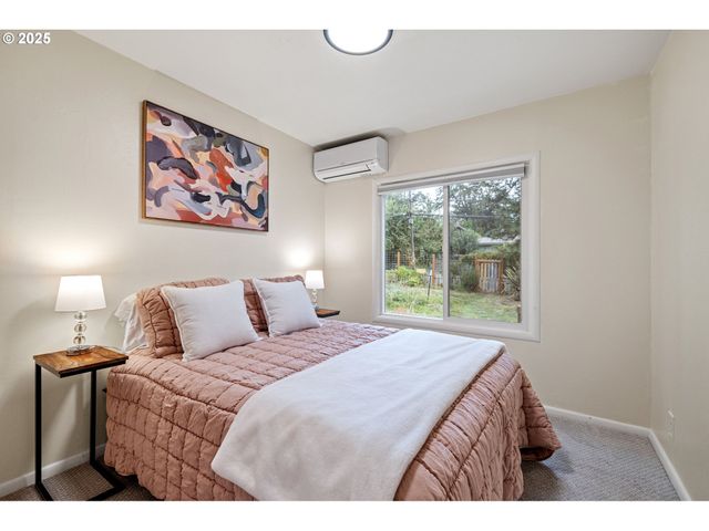 3569 WILLAMETTE St, Eugene, OR 97405