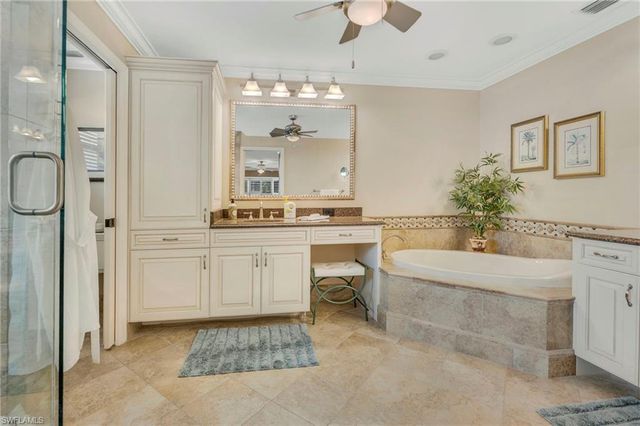 152 Cypress View DR C25, Naples, FL 34113