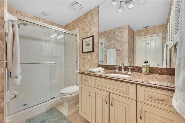 152 Cypress View DR C25, Naples, FL 34113