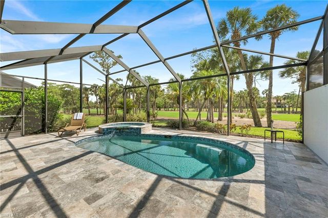 152 Cypress View DR C25, Naples, FL 34113