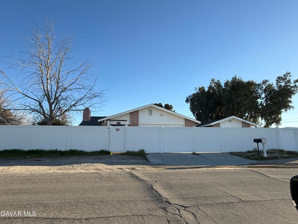 8706 E Avenue T 4, Littlerock, CA 93543