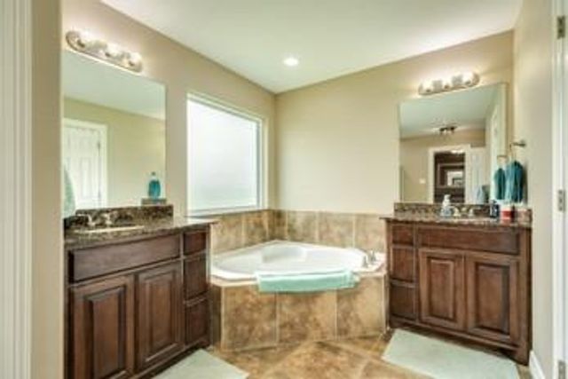 6108 Fox Ridge Drive R453E, Angleton, TX 77515
