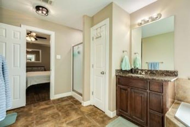 6108 Fox Ridge Drive R453E, Angleton, TX 77515