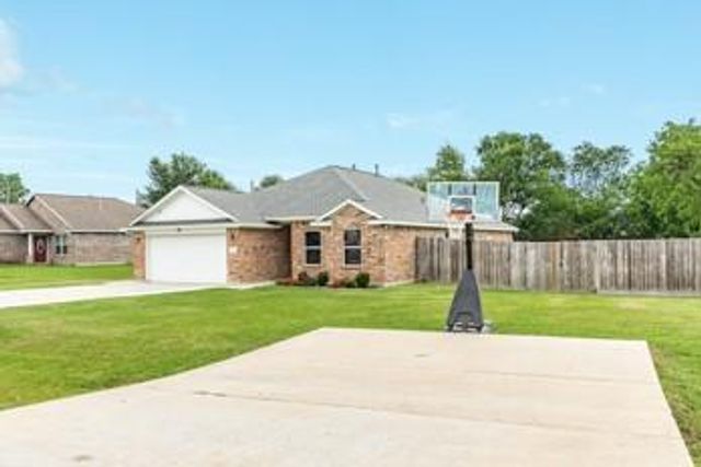 6108 Fox Ridge Drive R453E, Angleton, TX 77515