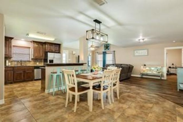 6108 Fox Ridge Drive R453E, Angleton, TX 77515