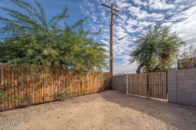 4653 E ALMERIA Road, Phoenix, AZ 85008
