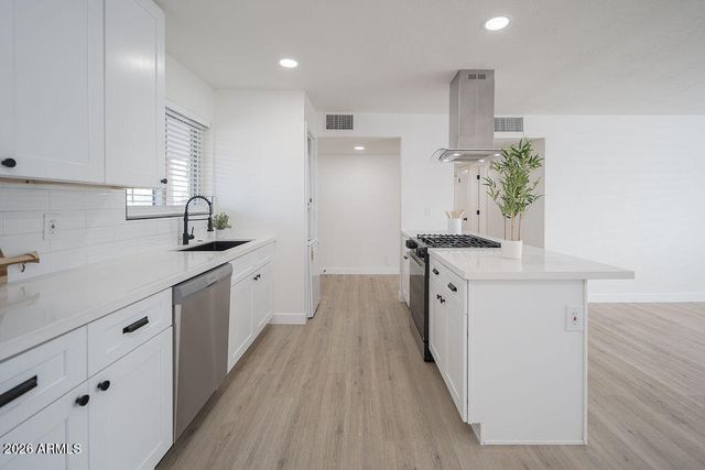 4653 E ALMERIA Road, Phoenix, AZ 85008