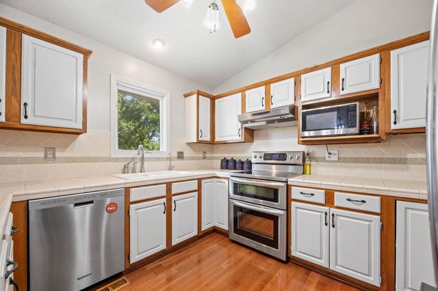 10820 W Shade Ln, Wichita, KS 67212