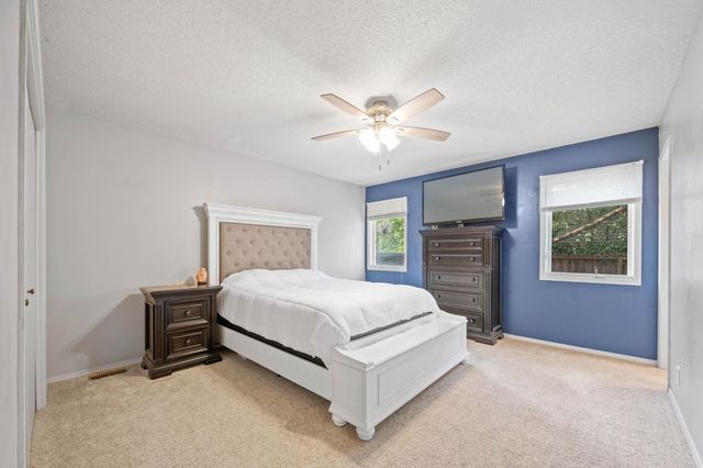 10820 W Shade Ln, Wichita, KS 67212