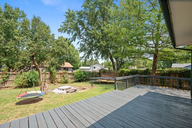 10820 W Shade Ln, Wichita, KS 67212