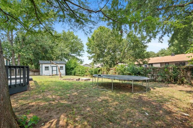 10820 W Shade Ln, Wichita, KS 67212