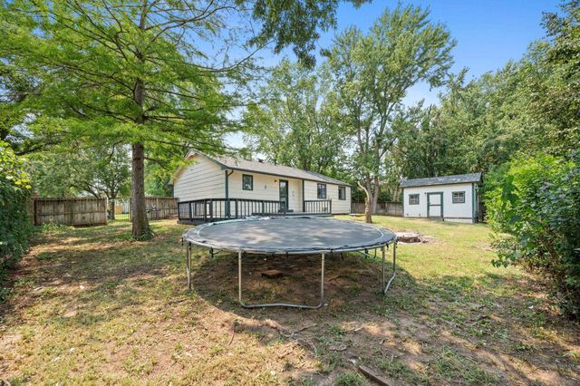 10820 W Shade Ln, Wichita, KS 67212