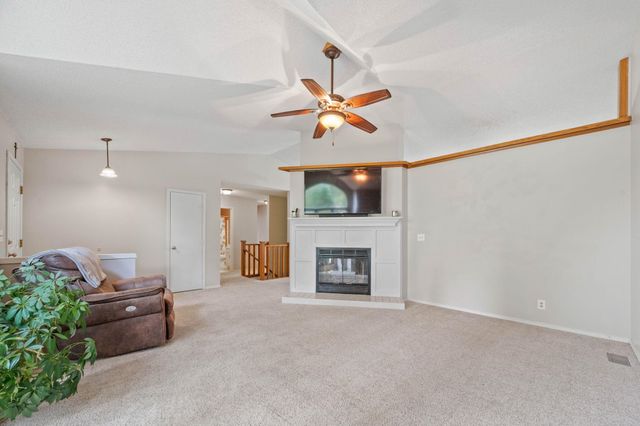 10820 W Shade Ln, Wichita, KS 67212