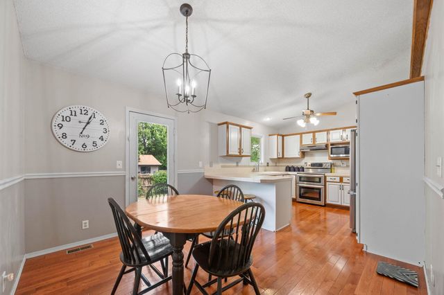 10820 W Shade Ln, Wichita, KS 67212