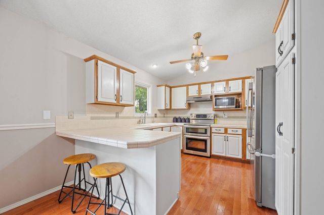 10820 W Shade Ln, Wichita, KS 67212