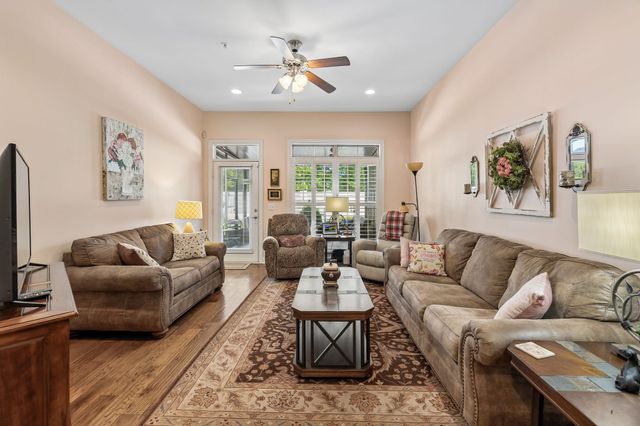 2143 Herring Xing, Murfreesboro, TN 37130