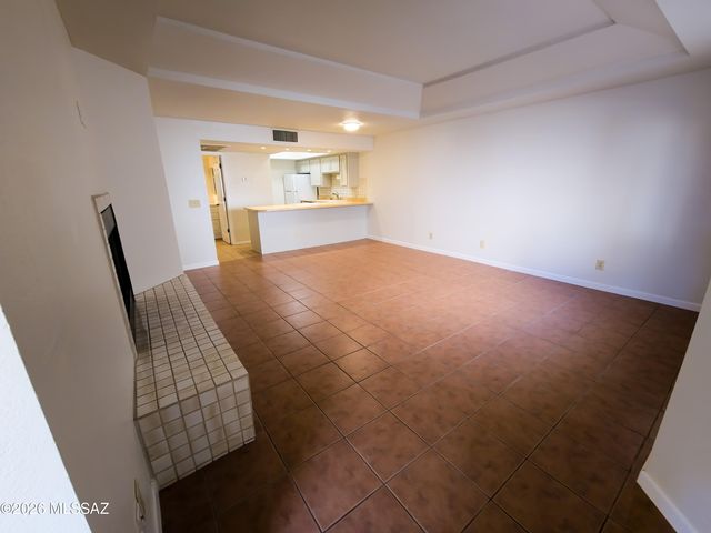 1200 E River Road L158, Tucson, AZ 85718