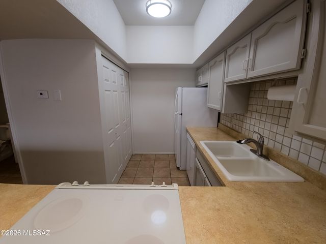 1200 E River Road L158, Tucson, AZ 85718