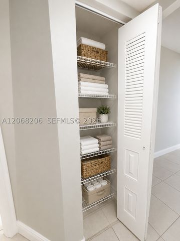 460 S Park Rd 106, Hollywood, FL 33021