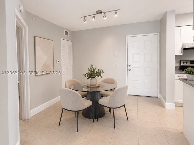 460 S Park Rd 106, Hollywood, FL 33021