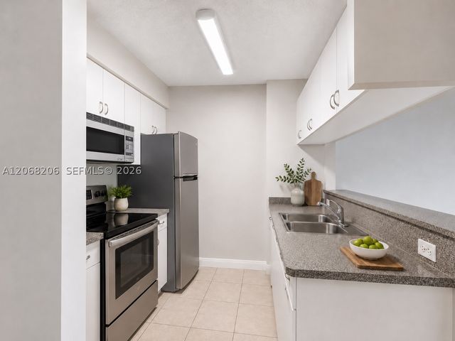 460 S Park Rd 106, Hollywood, FL 33021