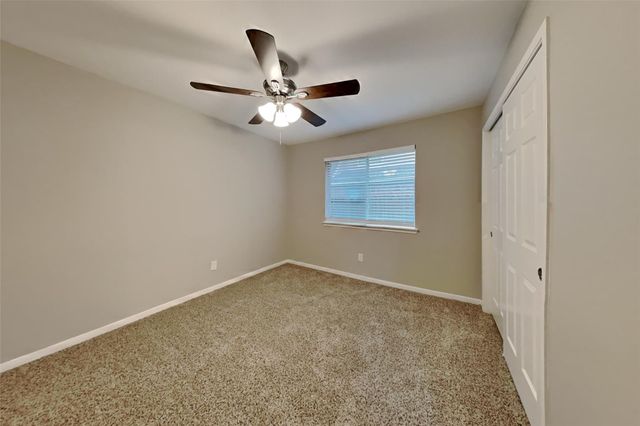 3701 Oak Crossing Drive, Pearland, TX 77581