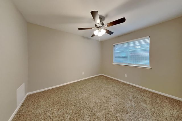 3701 Oak Crossing Drive, Pearland, TX 77581