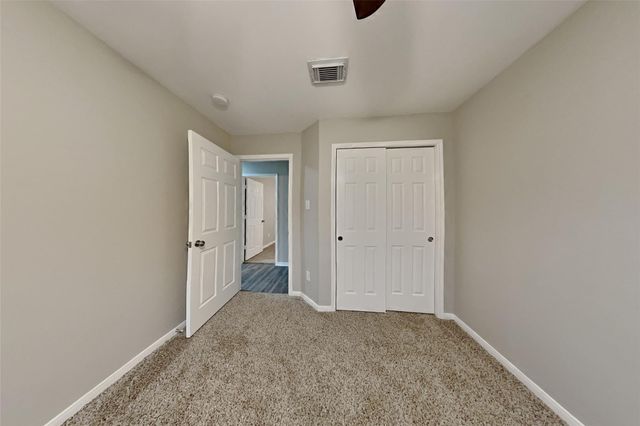 3701 Oak Crossing Drive, Pearland, TX 77581