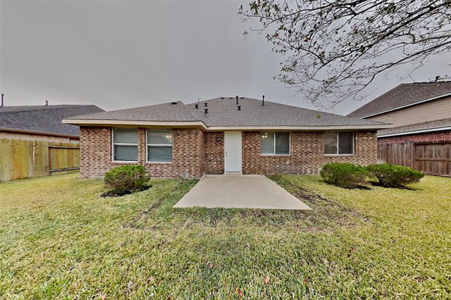 3701 Oak Crossing Drive, Pearland, TX 77581
