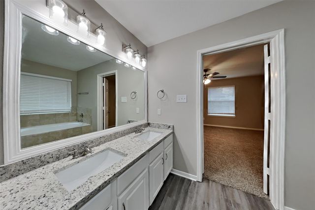 3701 Oak Crossing Drive, Pearland, TX 77581