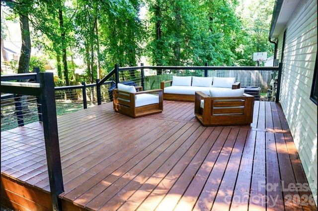 909 Highland Mist Lane, Charlotte, NC 28215