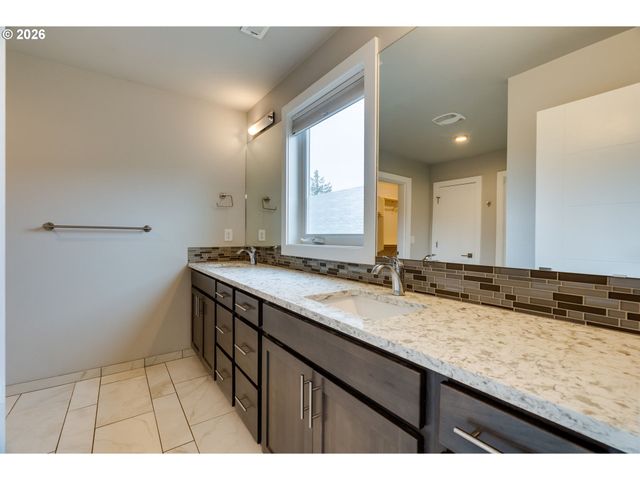 3014 Sw IOWA St, Portland, OR 97239